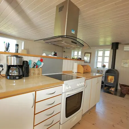 Tomke - 1-7km From The Sea By Interhome