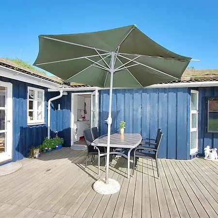 Tomke - 1-7km From The Sea By Interhome